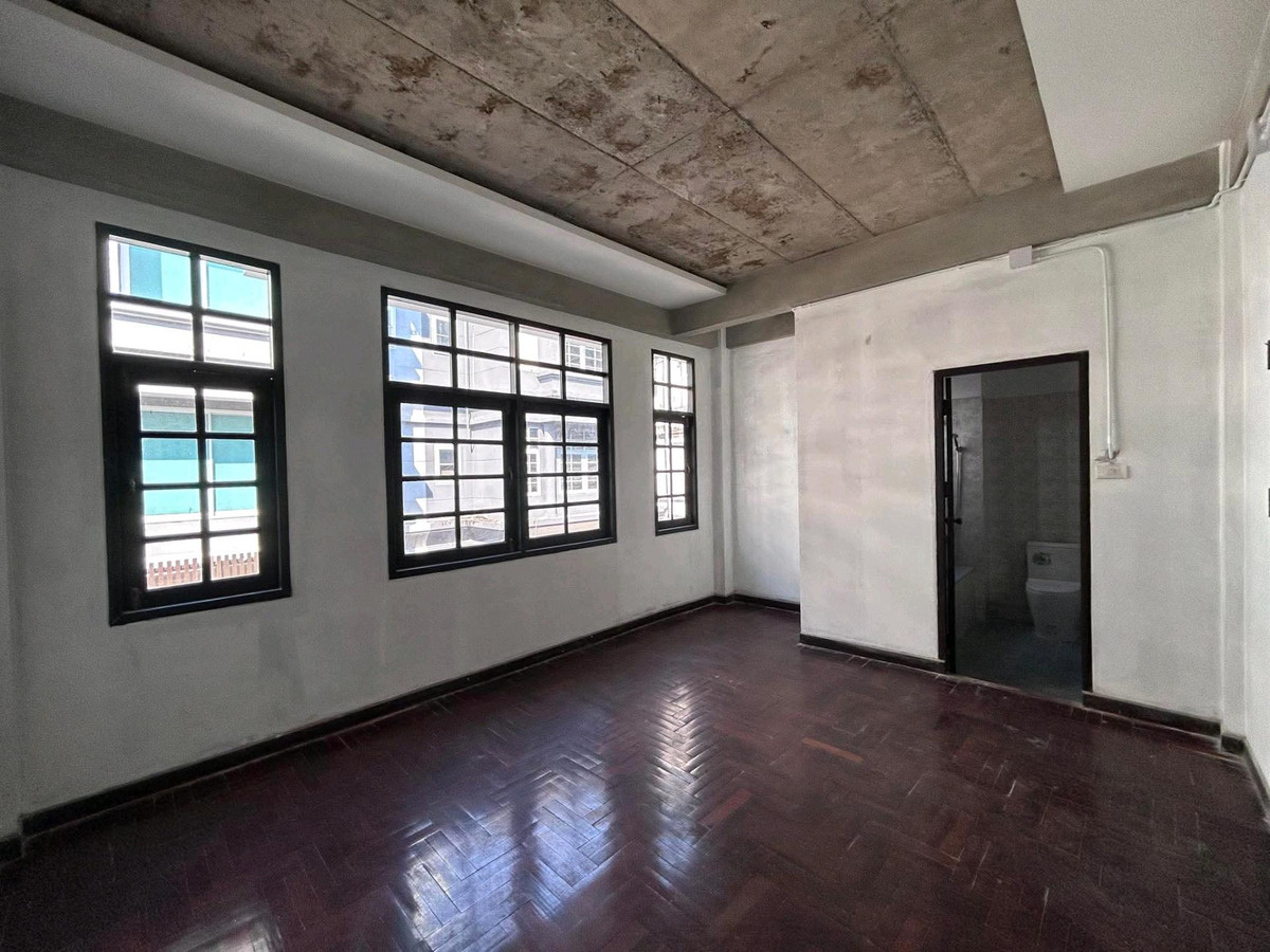 For RentShop HouseSukhumvit, Asoke, Thonglor : Shophouse for Sale / Rent in Sukhumvit Soi Promsri
Prime Commercial Property near BTS Phrom Phong