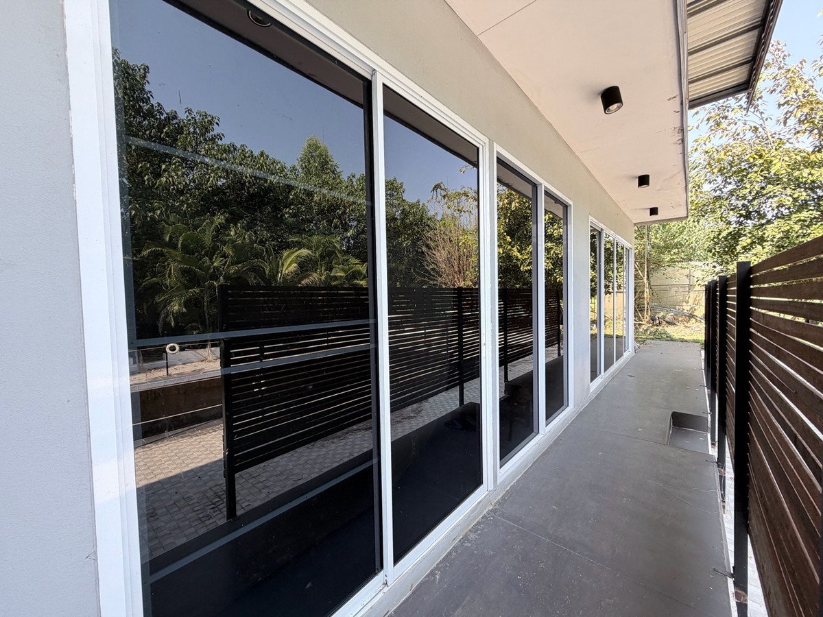 ขายที่ดินลำปาง : [Land Lampang] ขายด่วน! ที่ดิน 1 ไร่กว่า ริมแม่น้ำวัง วิวดี ใกล้เมืองลำปาง เหมาะสร้าง Private Luxury Villa รีสอร์ท ร้านอาหาร ลานแคมป์ปิ้ง