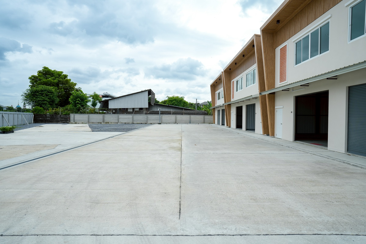 For RentWarehousePattanakan, Srinakarin : Warehouse with office Near Sri Nut BTS Station, Sukhumvit 77, On Nut 51 ( SPSEVE1188 )