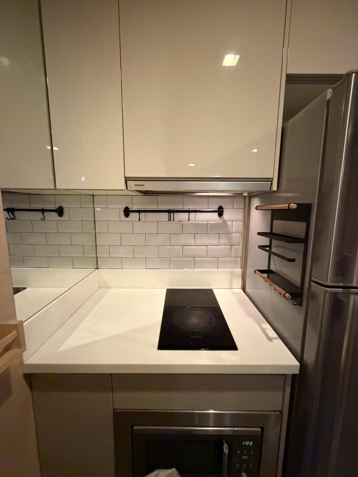 ให้เช่าคอนโดพระราม 9 เพชรบุรีตัดใหม่ RCA : เช่า The Address Asoke 1 ห้องนอน ใจกลางอโศก ใกล้ MRT เพชรบุรี เพียง 100 ม., พร้อมฟิตเนส-สระว่ายน้ำ!