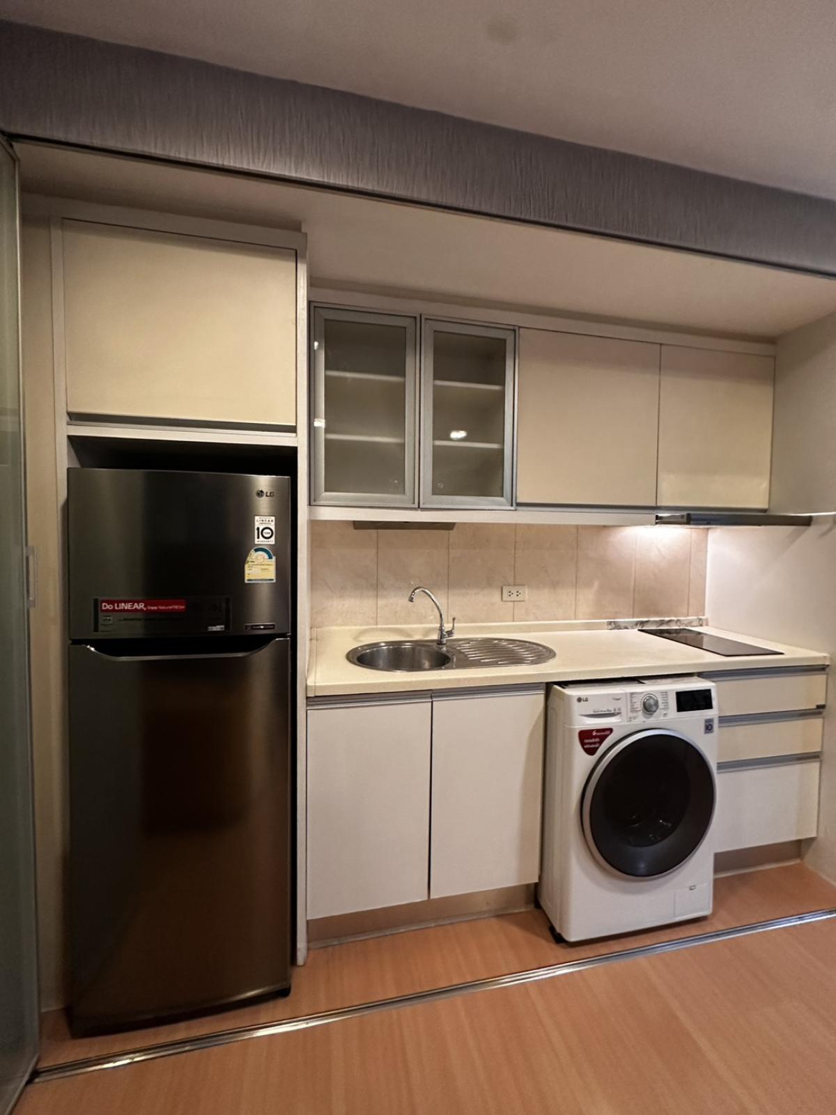 For RentCondoSilom, Saladaeng, Bangrak : For rent! Condo The Bangkok Thanon Sub 1 bedroom near BTS Samyan54 sq.m. Swimming pool - fitness starting at 28,000 baht/month!