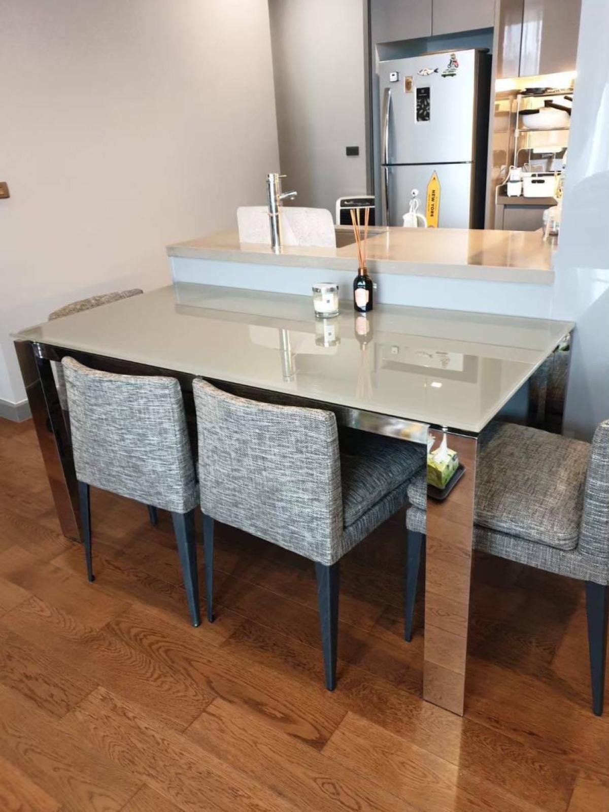 For RentCondoSilom, Saladaeng, Bangrak : Luxury 2 Bed Condo @ M Silom near BTS Chong NonsiRent only 68,000 Baht/month with complete amenities!