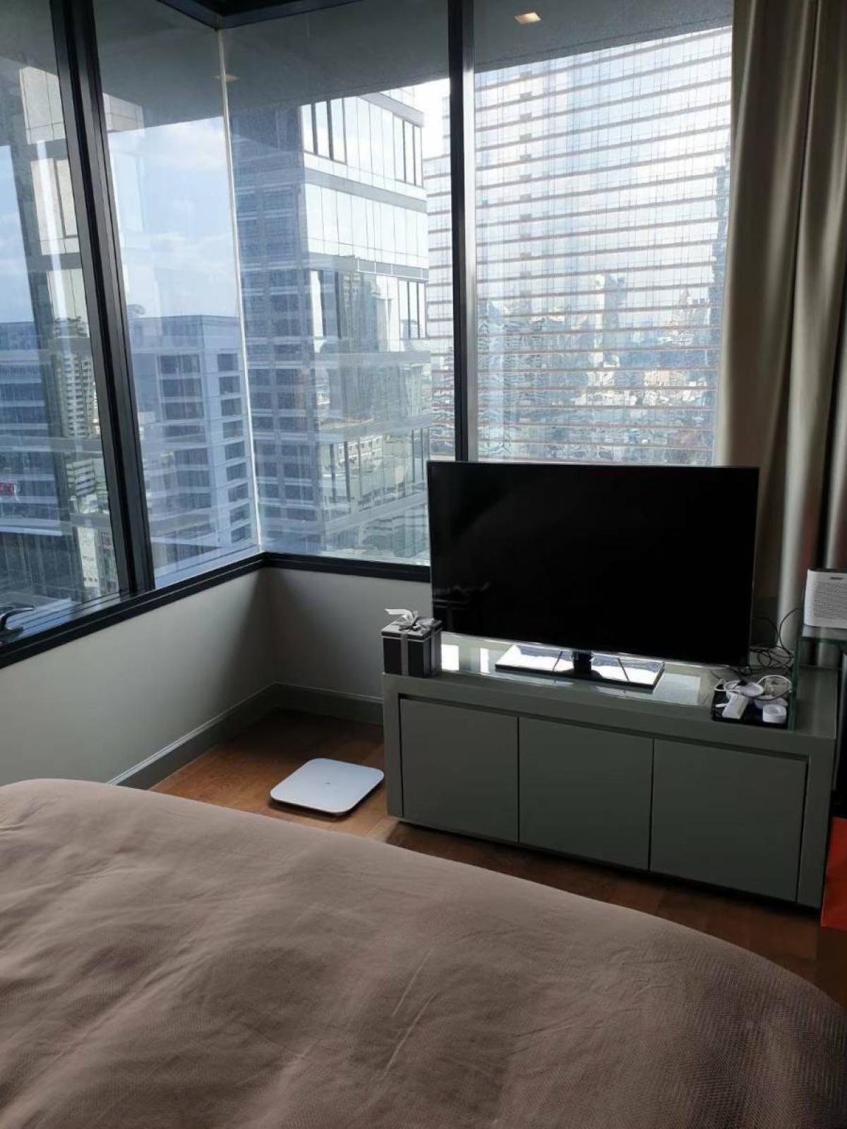 For RentCondoSilom, Saladaeng, Bangrak : Luxury 2 Bed Condo @ M Silom near BTS Chong NonsiRent only 68,000 Baht/month with complete amenities!