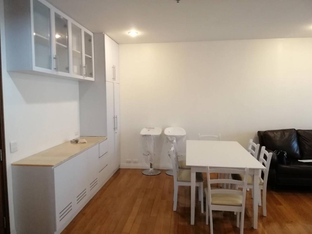 For RentCondoSilom, Saladaeng, Bangrak : Luxury 3-Bed Condo The Royal Saladaeng 150 sqm near BTS/MRT Sala DaengRent only 85,000 Baht/month with full amenities!