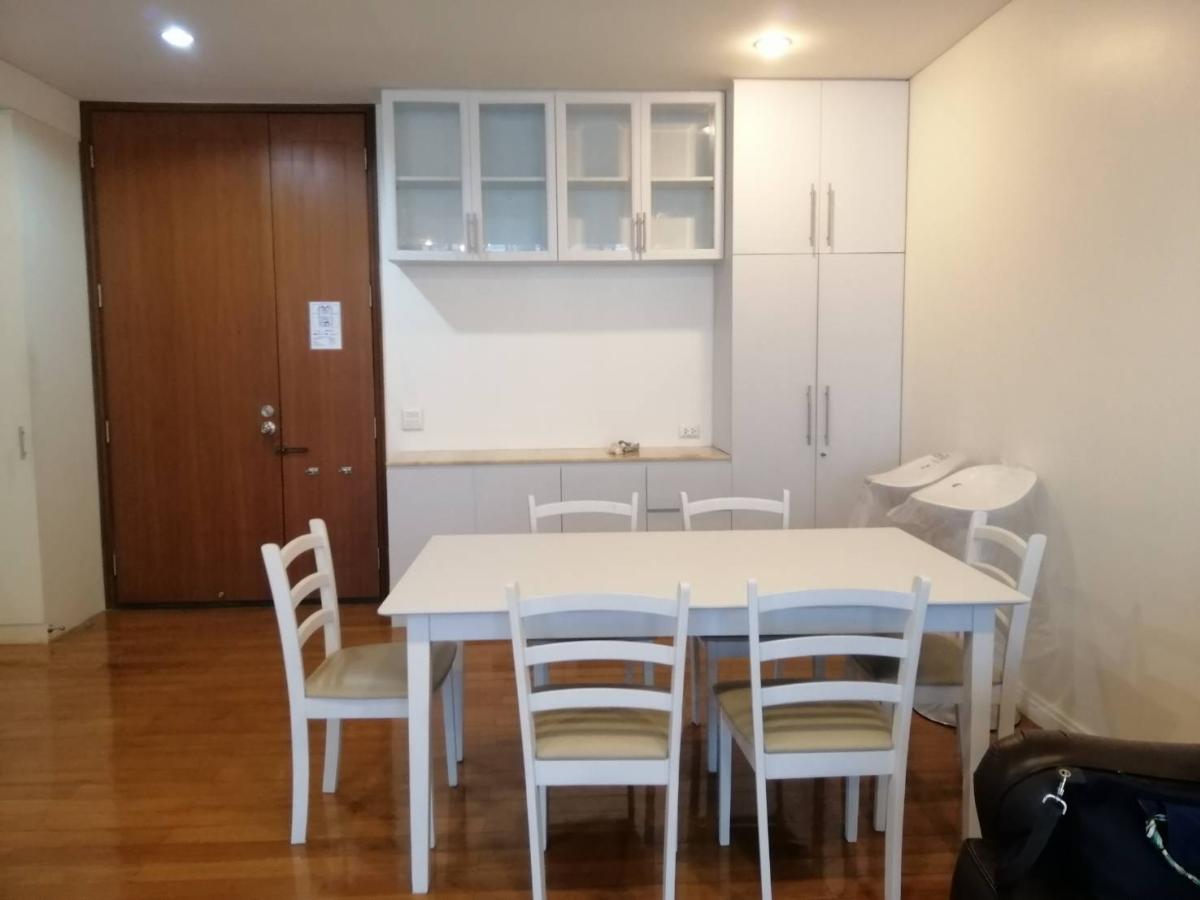 For RentCondoSilom, Saladaeng, Bangrak : Luxury 3-Bed Condo The Royal Saladaeng 150 sqm near BTS/MRT Sala DaengRent only 85,000 Baht/month with full amenities!