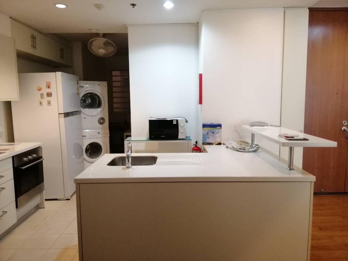 For RentCondoSilom, Saladaeng, Bangrak : Luxury 3-Bed Condo The Royal Saladaeng 150 sqm near BTS/MRT Sala DaengRent only 85,000 Baht/month with full amenities!
