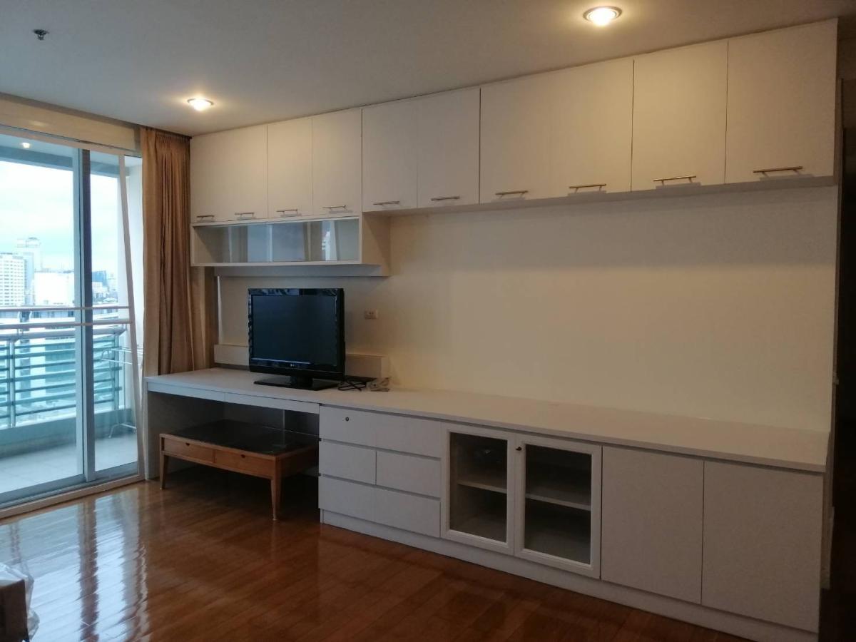 For RentCondoSilom, Saladaeng, Bangrak : Luxury 3-Bed Condo The Royal Saladaeng 150 sqm near BTS/MRT Sala DaengRent only 85,000 Baht/month with full amenities!