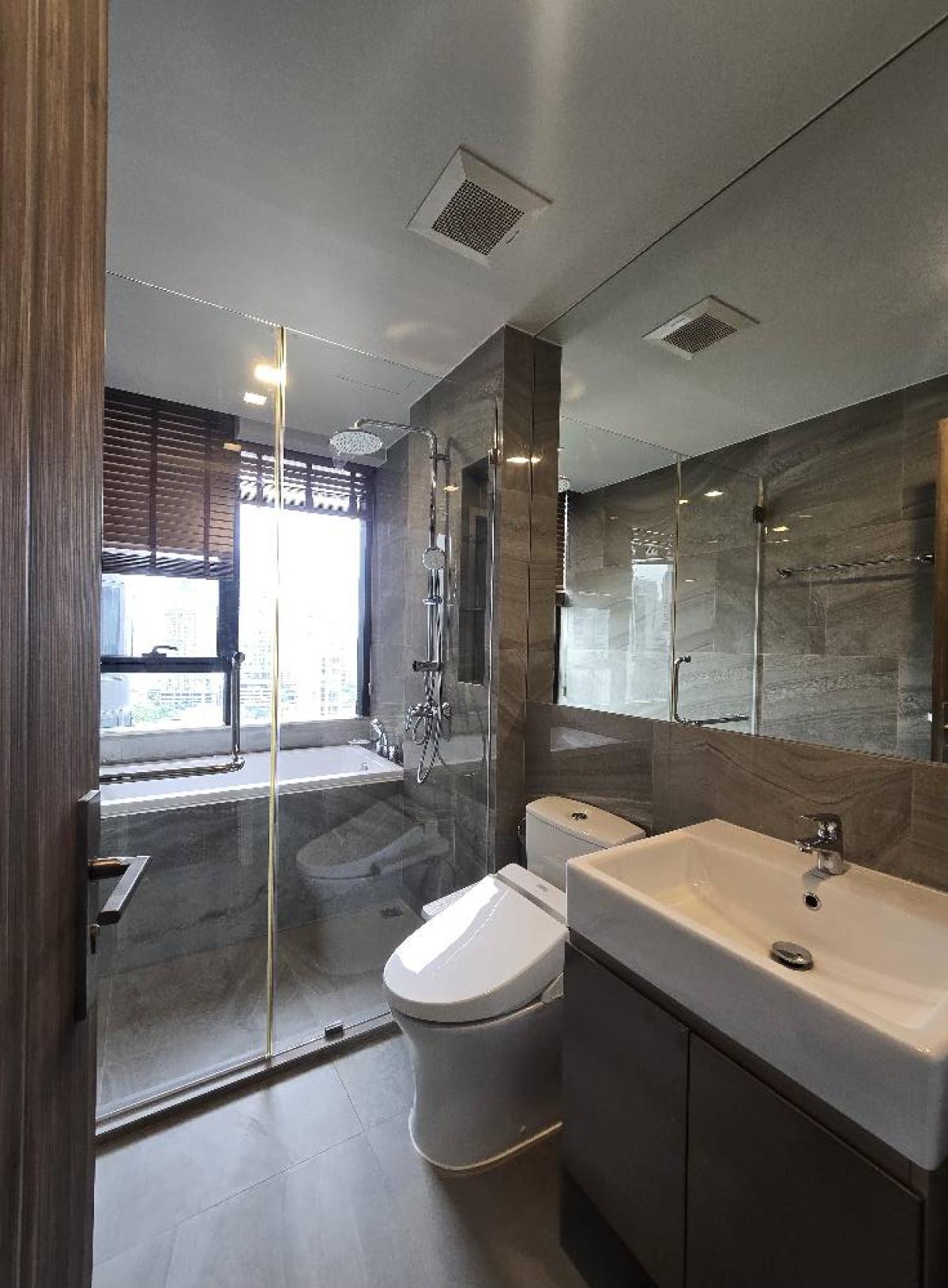 For RentCondoSukhumvit, Asoke, Thonglor : For rent: IDEO Q Sukhumvit 36, 1 bedroom, near Thonglor BTSBeautiful view, special price 38,000 baht/month with full amenities!