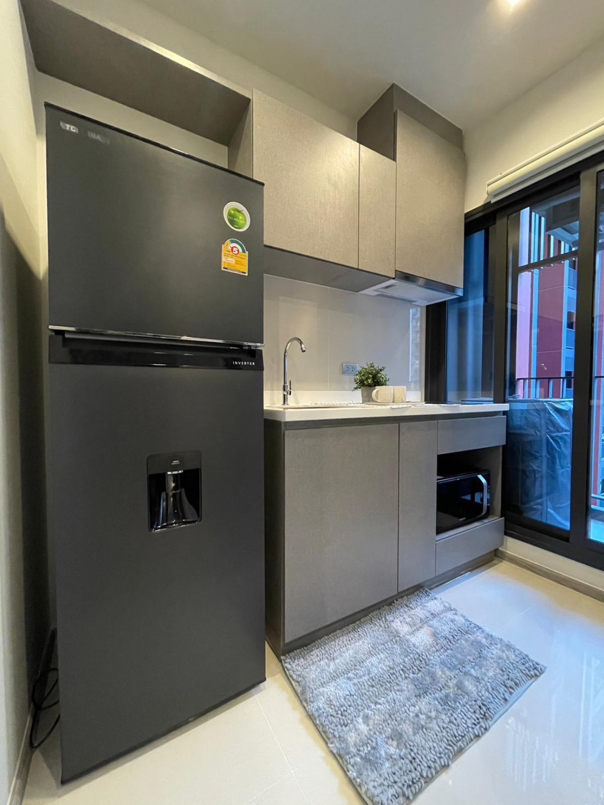 ให้เช่าคอนโดพระราม 9 เพชรบุรีตัดใหม่ RCA : Life Asoke Hype Studio 26 sqm เพียง 16,000 บาท/ด ใกล้ BTS/MRT พระราม 9 พร้อมสระวิวสูง ฟรี!