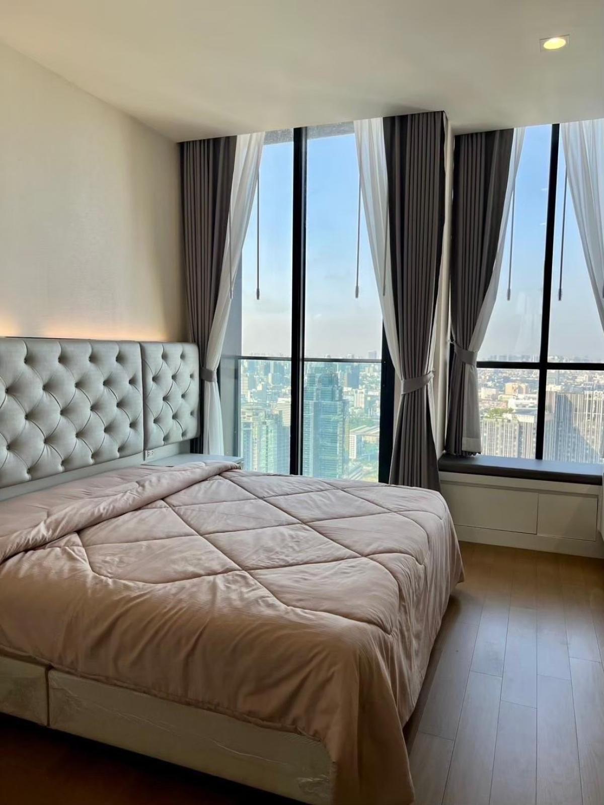 For RentCondoWitthayu, Chidlom, Langsuan, Ploenchit : Luxury condo for rent, Noble Ploenchit, 2 bedrooms, near BTS Ploenchit 75 sq m with fitness-swimming pool, only 89,000 baht/month!