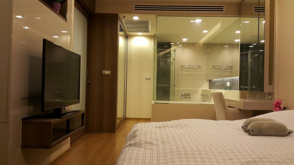 ให้เช่าคอนโดสาทร นราธิวาส : หรูหราบนทำเลทอง! 1 ห้องนอน The Address Sathorn 12 ใกล้ BTS Chong Nonsi วิวสวย ฟิตเนส-สระว่ายน้ำ พร้อมอยู่ ราคาเพียง 32,000 บ./ด.!