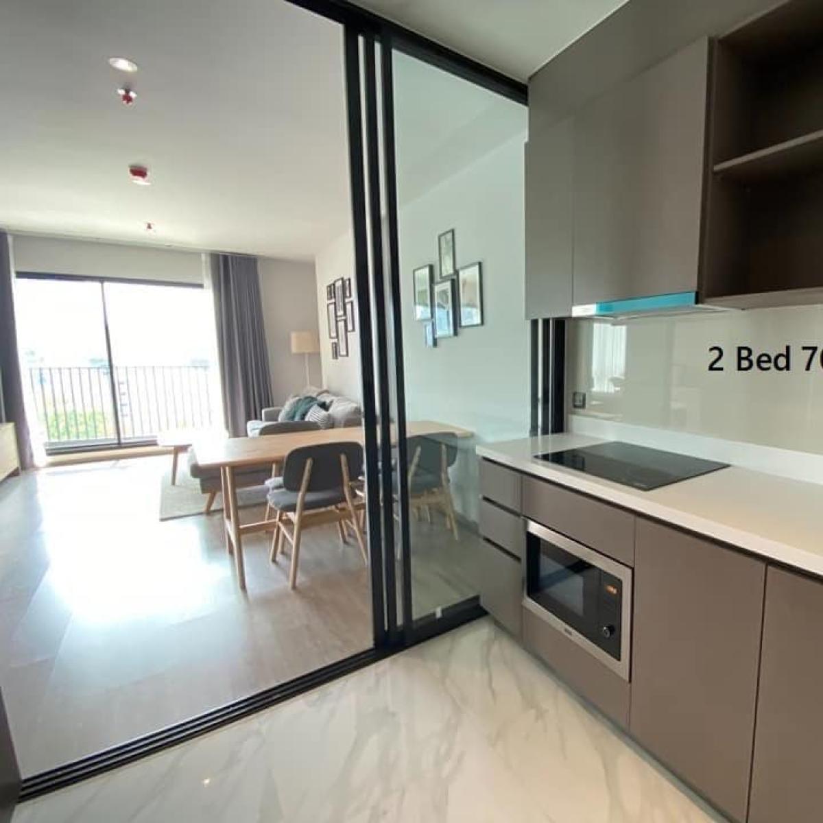 For RentCondoSukhumvit, Asoke, Thonglor : Condo for rent RHYTHM Ekkamai, 2 bedrooms, near BTS Ekkamai Luxurious life in the heart of the city, free full amenities!