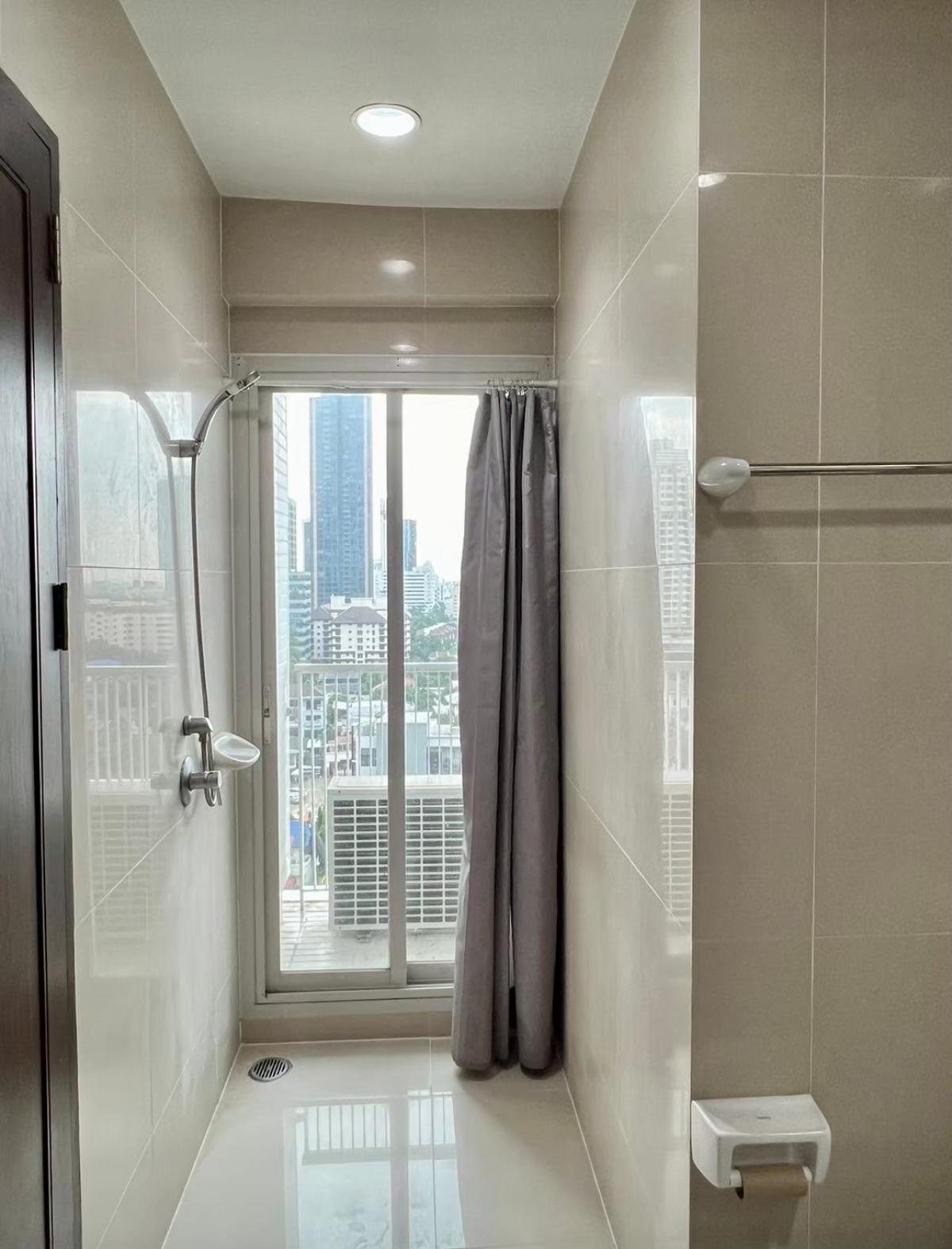 For RentCondoSukhumvit, Asoke, Thonglor : Luxury 2 Bed Condo at Noble Ora Thonglor – 108 sqm, Near BTS Thong Lo Rent Now: 50,000 THB/Month – Pool, Gym & Prime Location!