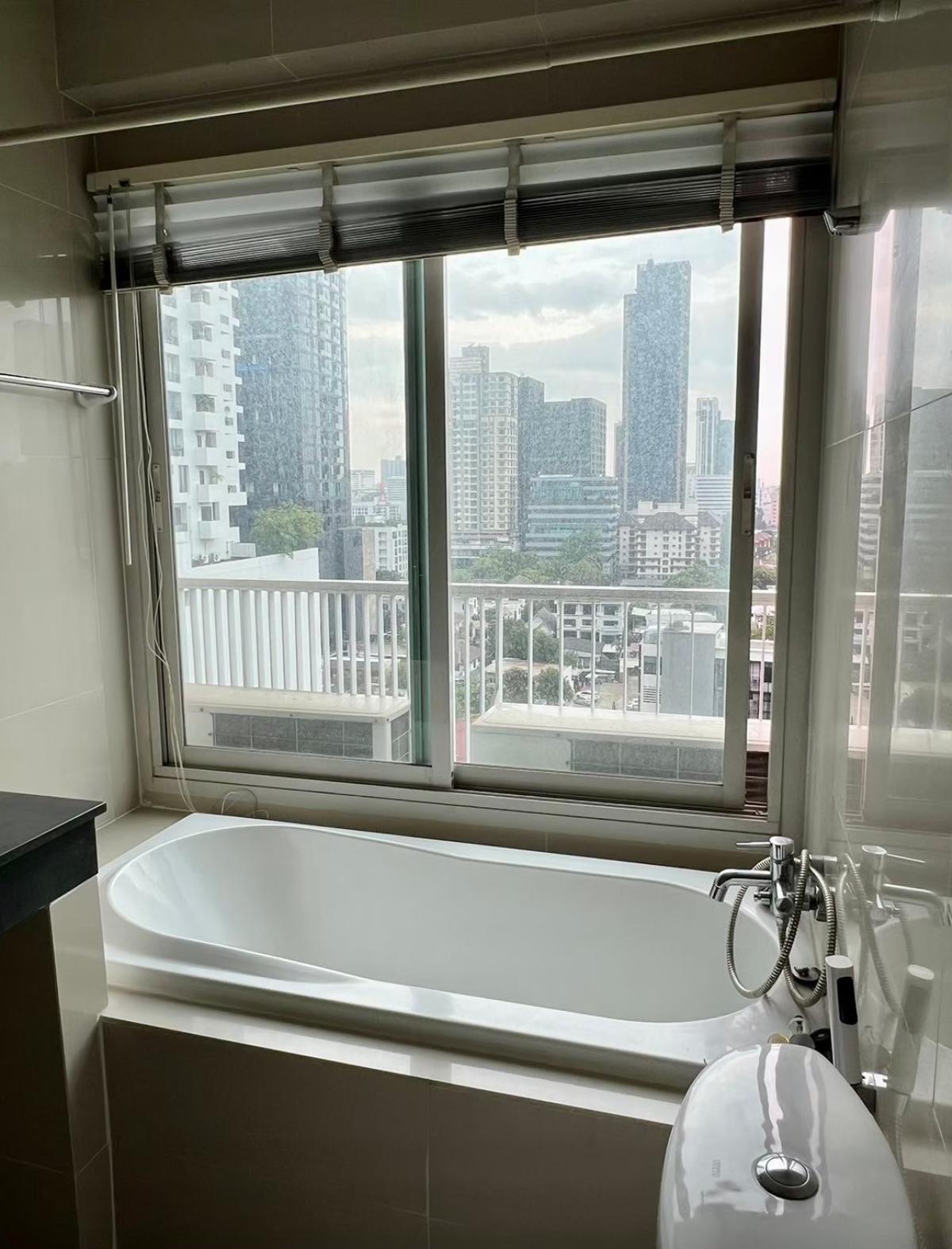 For RentCondoSukhumvit, Asoke, Thonglor : Luxury 2 Bed Condo at Noble Ora Thonglor – 108 sqm, Near BTS Thong Lo Rent Now: 50,000 THB/Month – Pool, Gym & Prime Location!