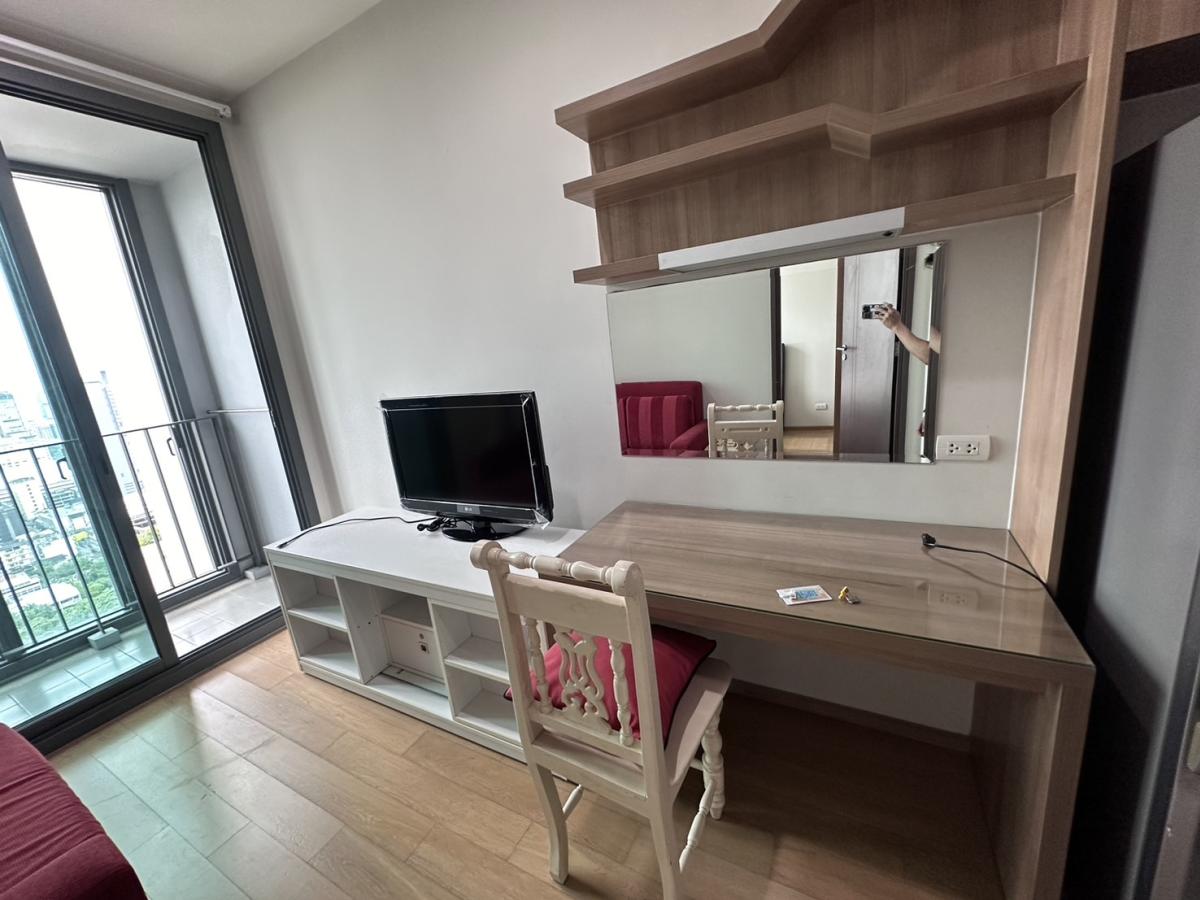 ให้เช่าคอนโดราชเทวี พญาไท : คอนโดสวย 30 ตร.ม. ใจกลางราชเทวี ใกล้ BTS ราคา 20,000 บ./ด. พักผ่อนเต็มที่! สระว่ายน้ำ-ฟิตเนส พร้อมสิ่งอำนวยความสะดวกครบครัน