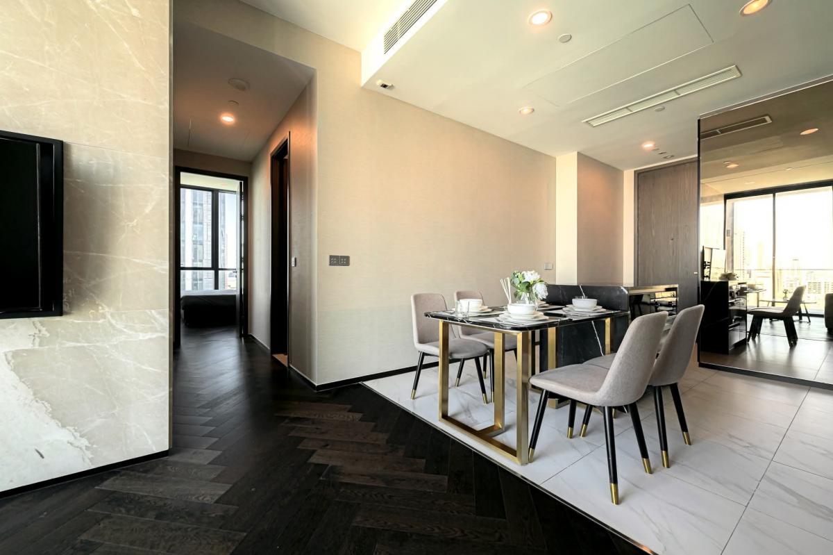 For RentCondoSukhumvit, Asoke, Thonglor : Rent a condo The Esse Sukhumvit 36, 2 bedrooms, 2 bathrooms, close to Thonglor BTS.Luxury living in the heart of the city, with complete amenities!