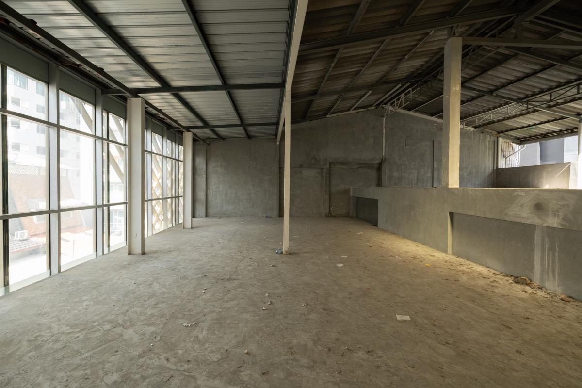 For RentShop HouseSukhumvit, Asoke, Thonglor : Commercial space for rent, 150 sq m, Thonglor business location. Golden opportunity to invest - create income of 150,000 baht per month!