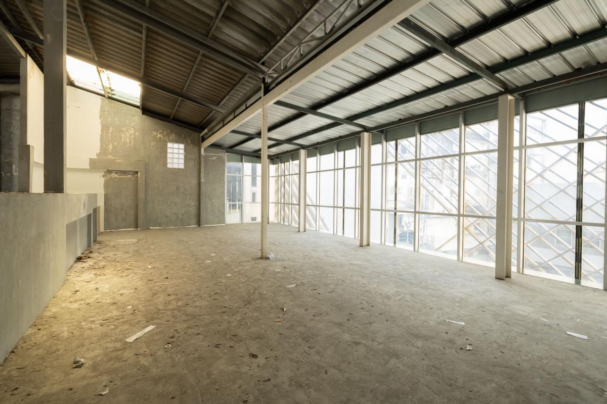 For RentShop HouseSukhumvit, Asoke, Thonglor : Commercial space for rent, 150 sq m, Thonglor business location. Golden opportunity to invest - create income of 150,000 baht per month!