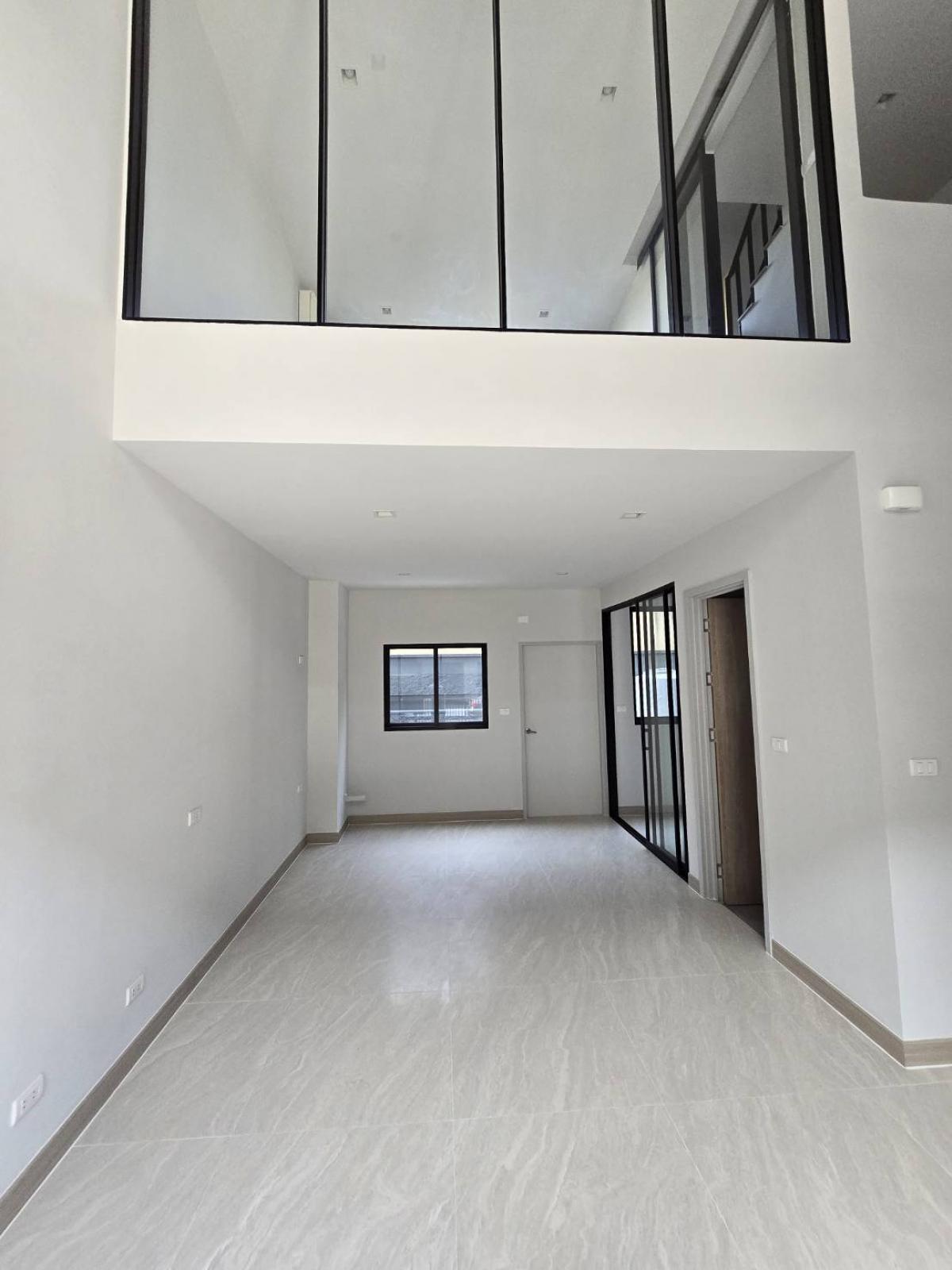 For RentTownhomeChaengwatana, Muangthong : Single house, 4 bedrooms, 4 bathrooms, with a wide area of 194 sq m. Rent for only 30,000 baht per month, ready to move in immediately!
