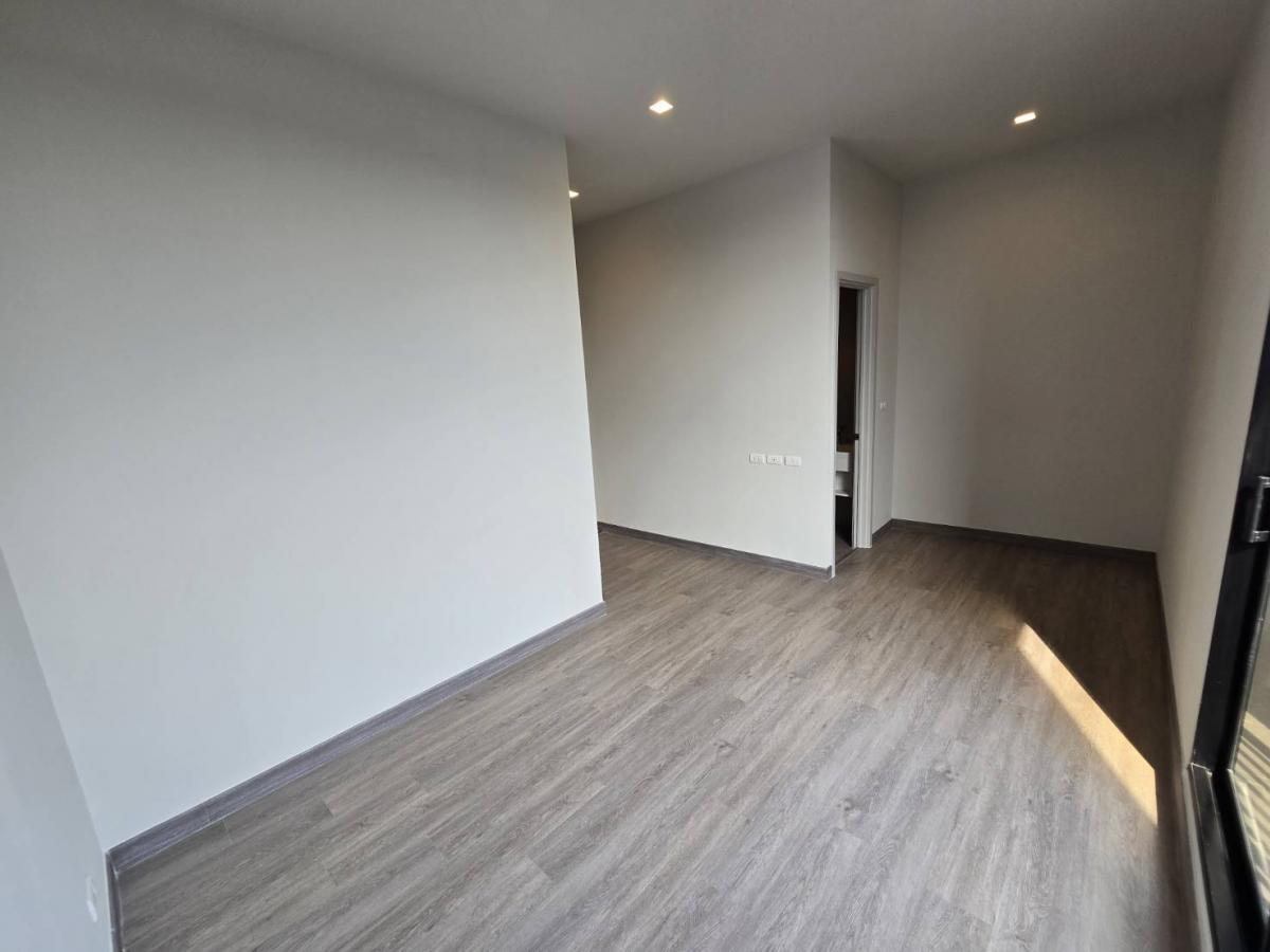 For RentTownhomeChaengwatana, Muangthong : Single house, 4 bedrooms, 4 bathrooms, with a wide area of 194 sq m. Rent for only 30,000 baht per month, ready to move in immediately!