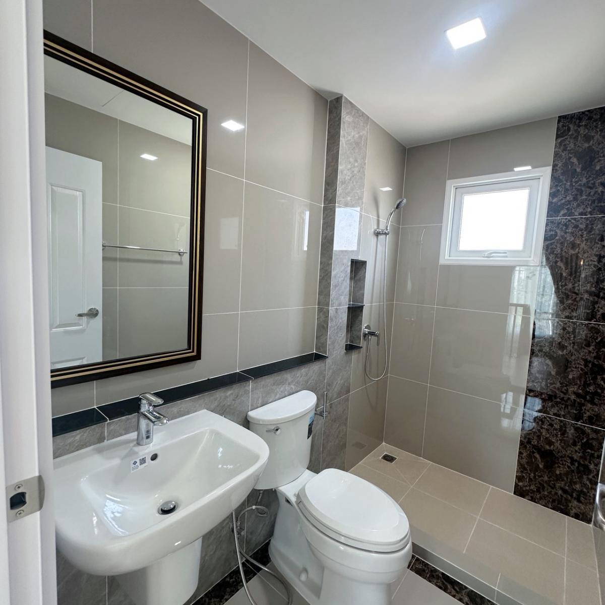 ให้เช่าบ้านสมุทรปราการ สำโรง : 28/02/2026, บ้านใหม่ 4 ห้องนอน ใกล้ BTS สำโรง เพียง 53,000 บาท/เดือน Golden Neo Sukhumvit-Lasalle พื้นที่กว้าง ตอบโจทย์ทุกไลฟ์สไตล์!