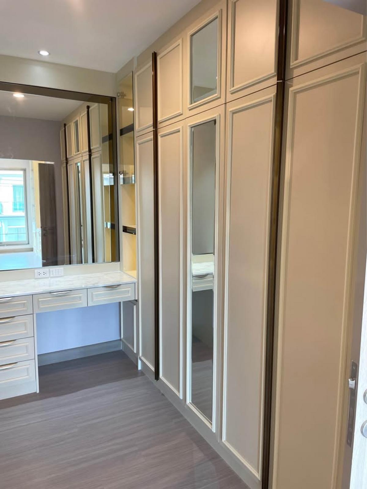 For SaleHouseChaengwatana, Muangthong : Luxurious 3 bedroom house with a spacious area of ​​64 sq m at The Palm Chaengwattana-Chaiyaphruek. Rent at an attractive price of 55,000 baht or buy for only 9.49 million!