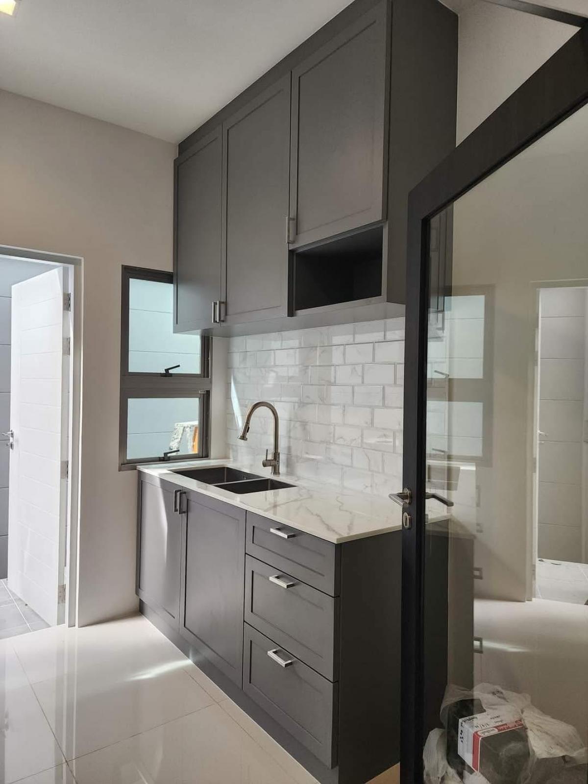 ขายบ้านเสรีไทย-นิด้า : 28/02/2026, บ้านเดี่ยวหรู 4 ห้องนอน ย่านลาดพร้าว-เสรีไทย ใกล้ BTS/MRT พร้อมอยู่ 
ขาย 23.9 ล้าน เช่า 150,000 บ. เดินทางสะดวก ติดทะเลสาบส่วนตัว