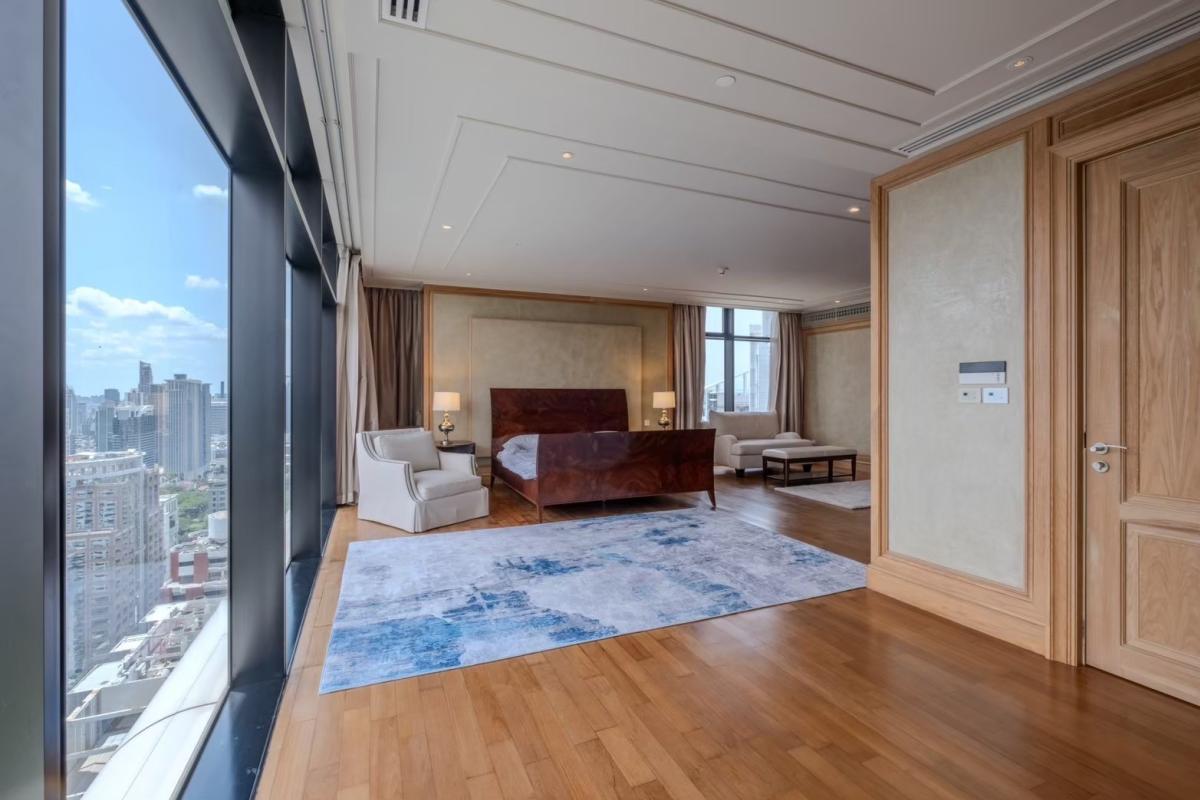 For SaleCondoWitthayu, Chidlom, Langsuan, Ploenchit : 03/04/2026, Luxury condo with 3 bedrooms at The Residences at St. Regis
Near BTS Ratchadamri, sale price 140 million or rent for 600,000/month! 0642748883