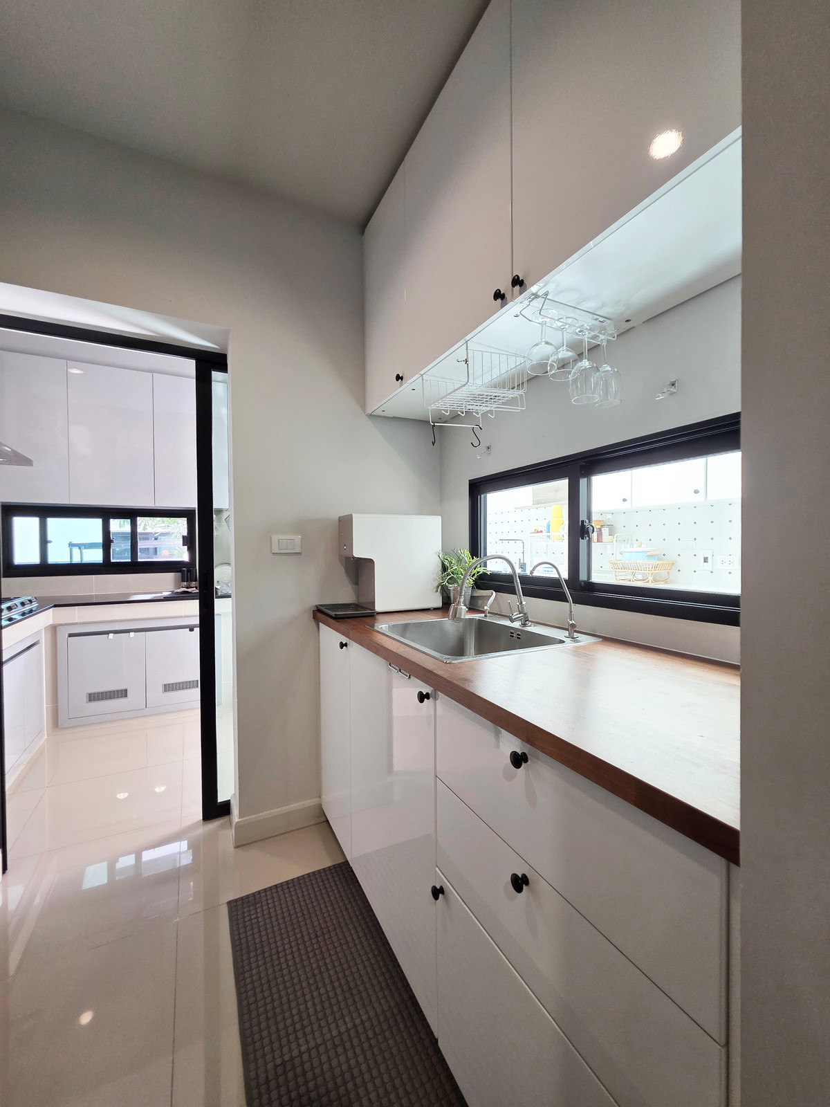 ขายบ้านพัฒนาการ ศรีนครินทร์ : ✨บ้านเดี่ยวที่  Setthasiri Patthanakarn 3 ห้องนอน พร้อมสวน ที่จอดรถกว้าง ตกแต่งครบพร้อมเข้าอยู่ ใกล้สนามบินและสิ่งอำนวยความสะดวก