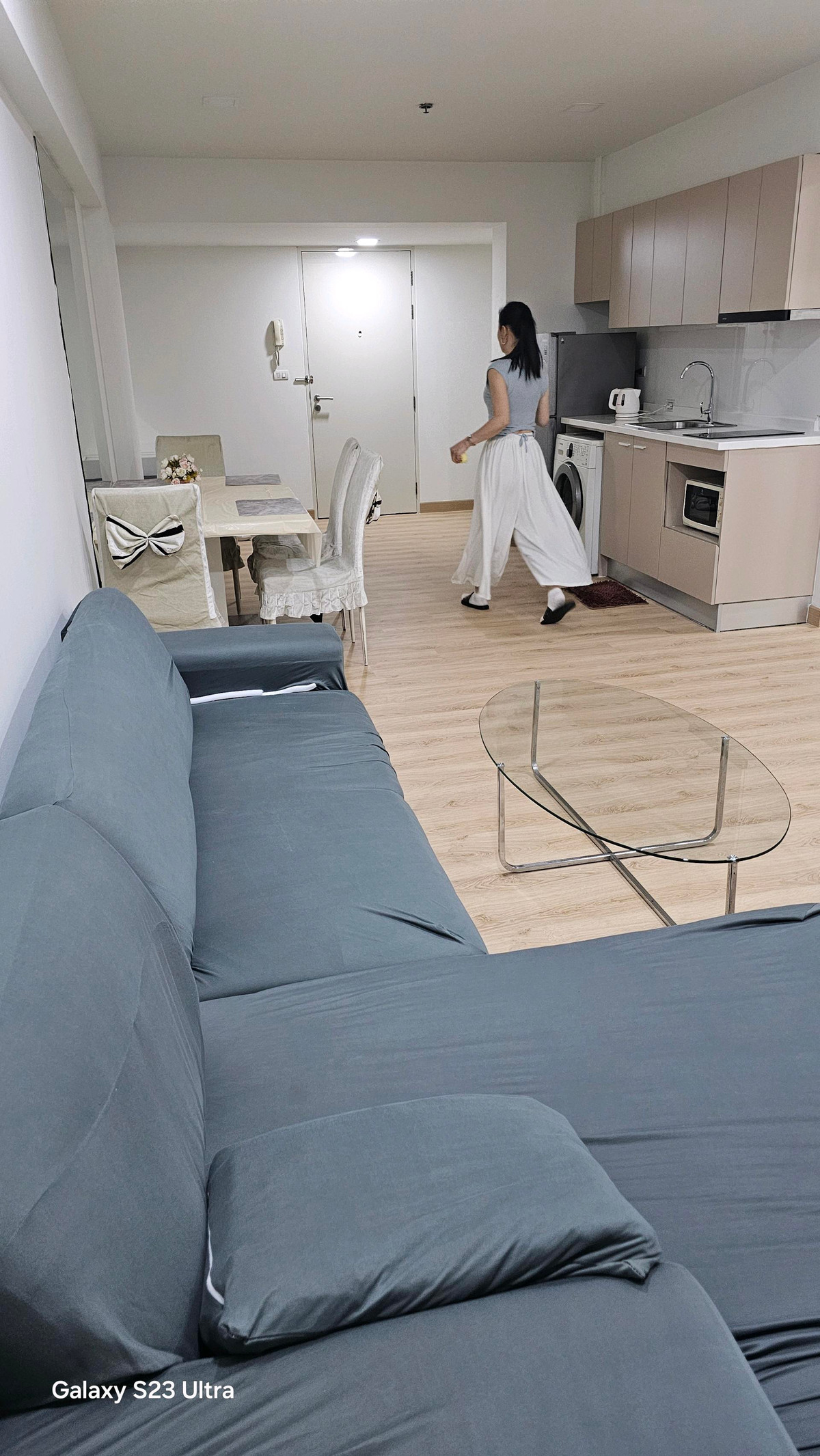 ขายคอนโดพระราม 9 เพชรบุรีตัดใหม่ RCA : ​ห้องใหญ่ 2 ห้องนอน: พื้นที่ใช้สอยกว้างขวาง ตอบโจทย์ครอบครัวเล็กหรือผู้ที่ต้องการพื้นที่ทำงาน (Work From Home) แยกส่วน​ส่วนตัวสูง: การจัดวางห้องภายในโครงการคำนึงถึงความเป็นส่วนตัวของผู้อยู่อาศัยเป็นหลัก