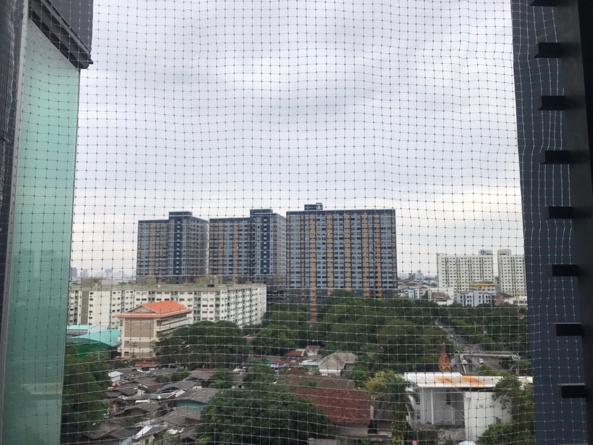 For RentCondoOnnut, Udomsuk : Newly renovated room, cheap rental, new flooring. Change new curtains, rent 1 bedroom, 1 bathroom, The Base Sukhumvit 77