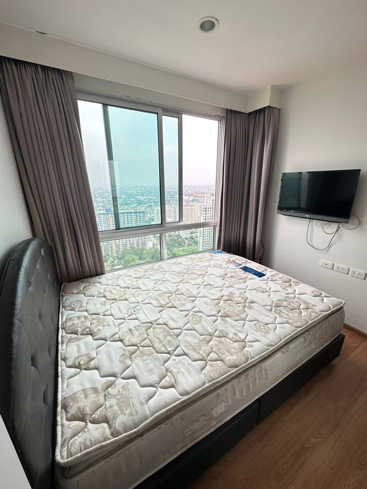 For RentCondoOnnut, Udomsuk : ME2500180 Condo for rent, The Base Sukhumvit 77, fully furnished, beautiful view, near BTS On Nut.