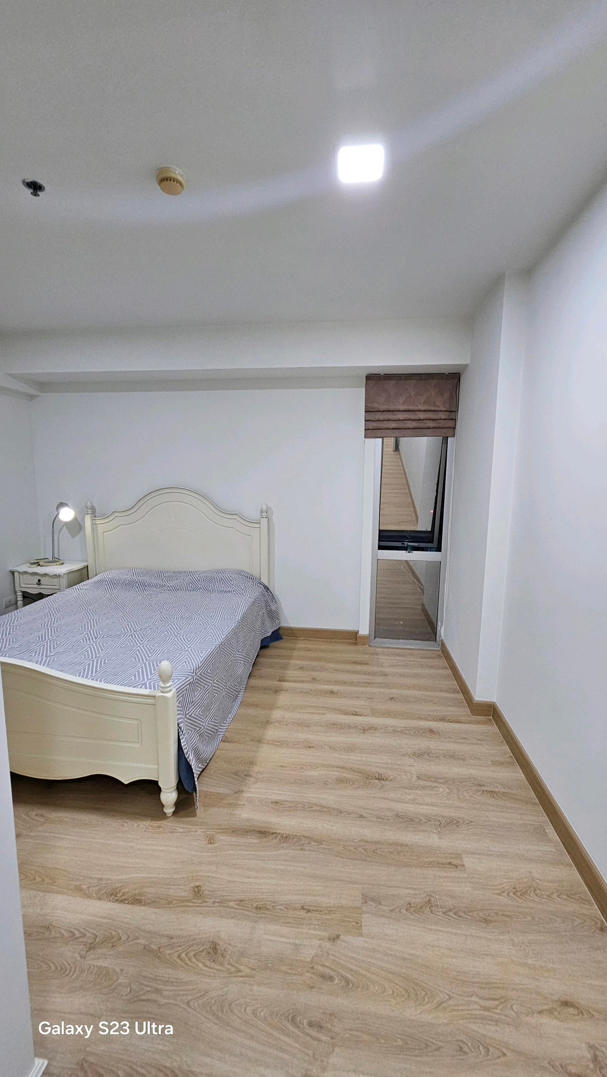 ขายคอนโดพระราม 9 เพชรบุรีตัดใหม่ RCA : ​ห้องใหญ่ 2 ห้องนอน: พื้นที่ใช้สอยกว้างขวาง ตอบโจทย์ครอบครัวเล็กหรือผู้ที่ต้องการพื้นที่ทำงาน (Work From Home) แยกส่วน​ส่วนตัวสูง: การจัดวางห้องภายในโครงการคำนึงถึงความเป็นส่วนตัวของผู้อยู่อาศัยเป็นหลัก