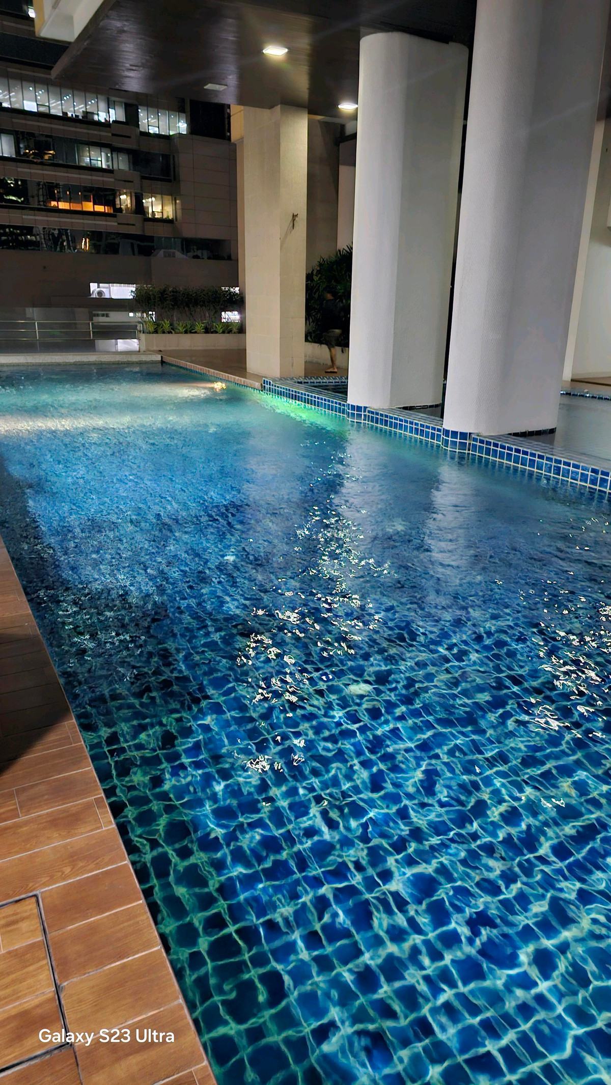 ขายคอนโดพระราม 9 เพชรบุรีตัดใหม่ RCA : ​ห้องใหญ่ 2 ห้องนอน: พื้นที่ใช้สอยกว้างขวาง ตอบโจทย์ครอบครัวเล็กหรือผู้ที่ต้องการพื้นที่ทำงาน (Work From Home) แยกส่วน​ส่วนตัวสูง: การจัดวางห้องภายในโครงการคำนึงถึงความเป็นส่วนตัวของผู้อยู่อาศัยเป็นหลัก