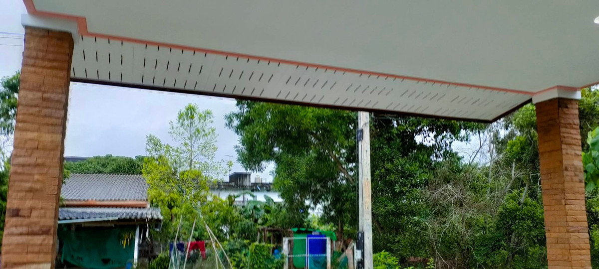 ขายที่ดินนครศรีธรรมราช : 🏡 ขายบ้านพร้อมที่ดิน ทำเลทอง ใกล้สี่แยกไฟแดงเพียง 300 เมตร!  หลัง ธนาคารกรุงศรี ติดหมู่บ้าน ประภาดา หมู่ 2 อำเภอทุ่งใหญ่ จ.นครศรีธรรมราช