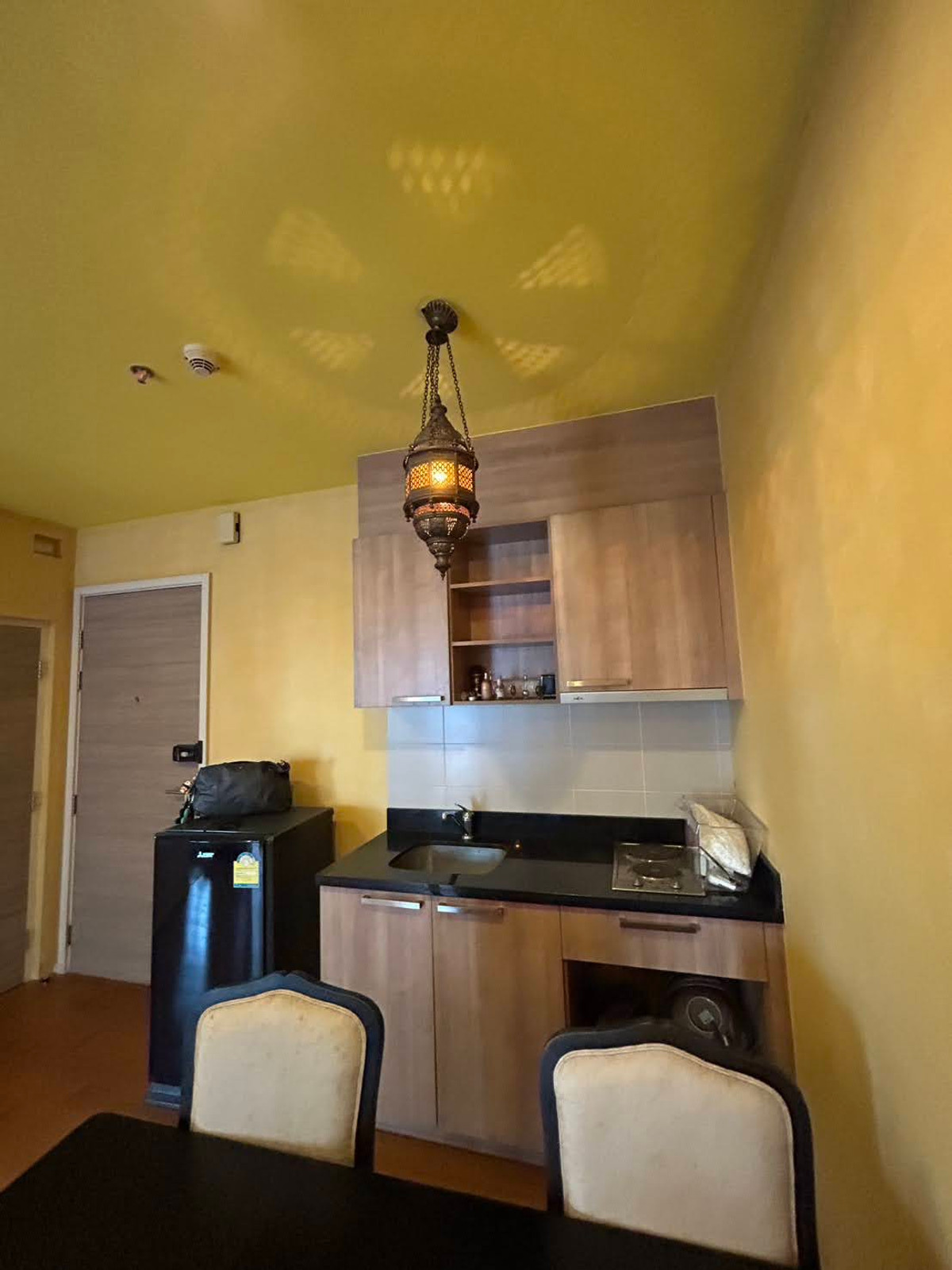 For SaleCondoWongwianyai, Charoennakor : for sale condo Hive Taksin (S15-11583)