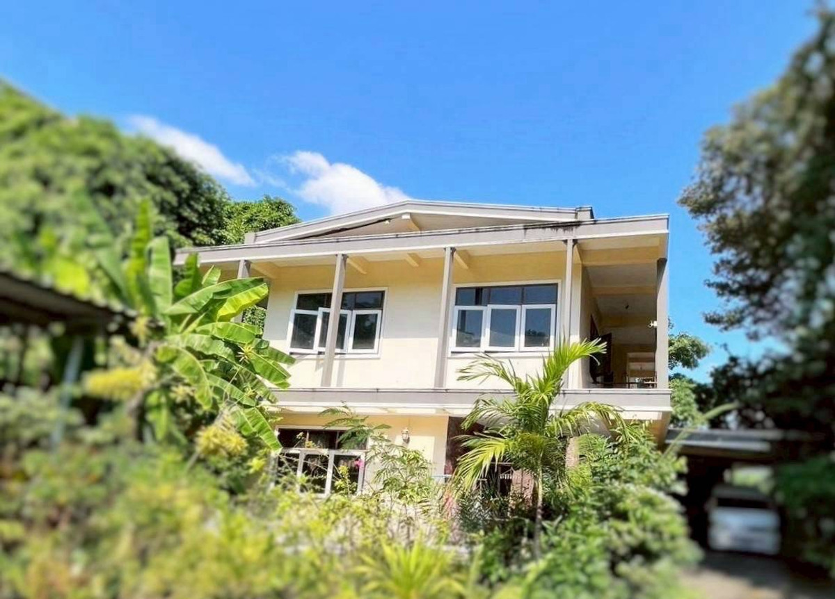 ขายบ้านสุขุมวิท อโศก ทองหล่อ : ขายบ้านพร้อมที่ดิน พื้นที่ 196 ตร.ว. ซอยปรีดีพนมยงค์ 37 (สุขุมวิท 71) แขวงพระโขนงเหนือ เขตวัฒนา กรุงเทพฯ
