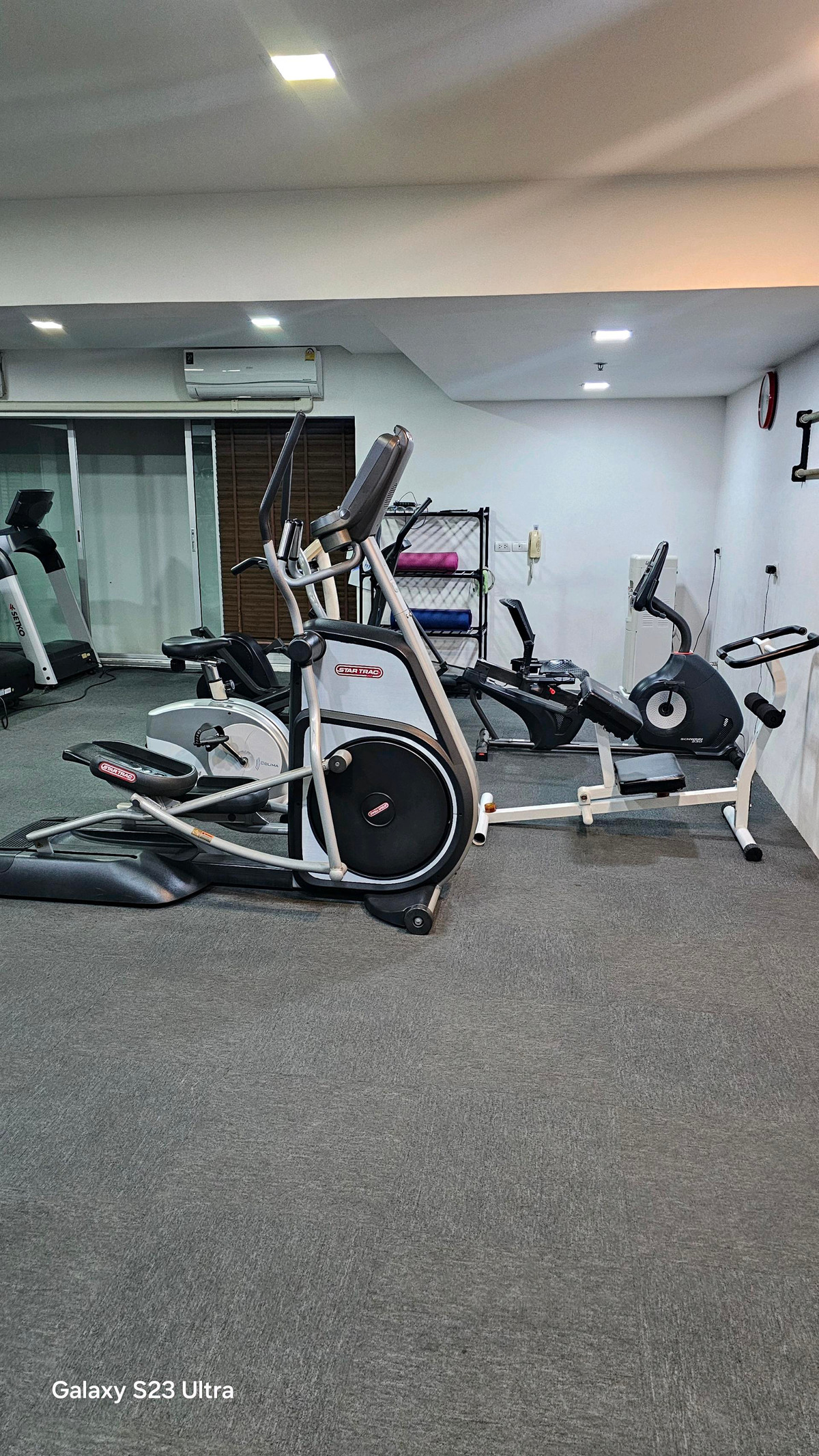 ขายคอนโดพระราม 9 เพชรบุรีตัดใหม่ RCA : ​ห้องใหญ่ 2 ห้องนอน: พื้นที่ใช้สอยกว้างขวาง ตอบโจทย์ครอบครัวเล็กหรือผู้ที่ต้องการพื้นที่ทำงาน (Work From Home) แยกส่วน​ส่วนตัวสูง: การจัดวางห้องภายในโครงการคำนึงถึงความเป็นส่วนตัวของผู้อยู่อาศัยเป็นหลัก