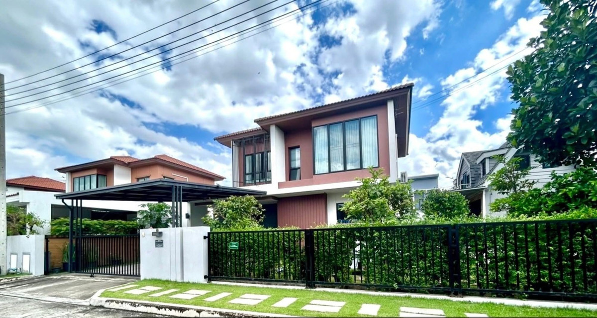For SaleHouseMin Buri, Romklao : large detached house Largest corner plot 🔥 Only one house in the project ✨️ Special price (lower than appraisal)