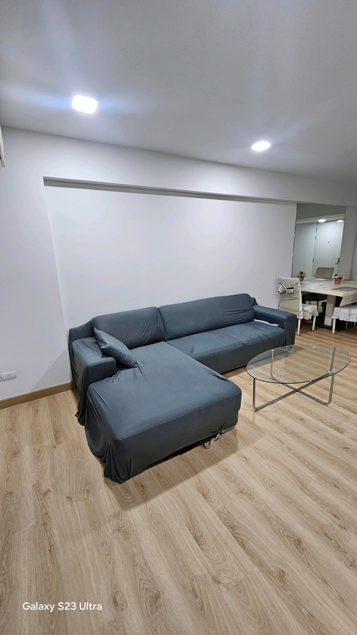 ขายคอนโดพระราม 9 เพชรบุรีตัดใหม่ RCA : ​ห้องใหญ่ 2 ห้องนอน: พื้นที่ใช้สอยกว้างขวาง ตอบโจทย์ครอบครัวเล็กหรือผู้ที่ต้องการพื้นที่ทำงาน (Work From Home) แยกส่วน​ส่วนตัวสูง: การจัดวางห้องภายในโครงการคำนึงถึงความเป็นส่วนตัวของผู้อยู่อาศัยเป็นหลัก