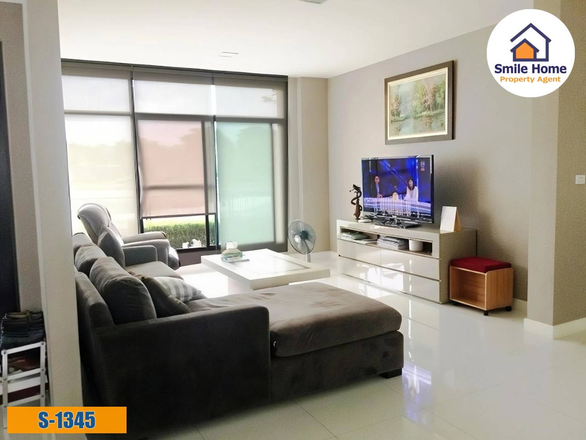 ขายบ้านลาดกระบัง สุวรรณภูมิ : ขายบ้านเดี่ยวมัณฑนา อ่อนนุช-วงแหวน4  หน้าสวนต้นโครงการ