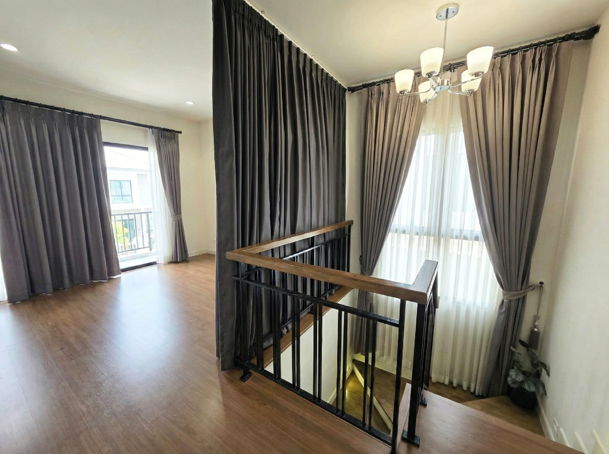 ขายบ้านพัฒนาการ ศรีนครินทร์ : ✨บ้านเดี่ยวที่  Setthasiri Patthanakarn 3 ห้องนอน พร้อมสวน ที่จอดรถกว้าง ตกแต่งครบพร้อมเข้าอยู่ ใกล้สนามบินและสิ่งอำนวยความสะดวก