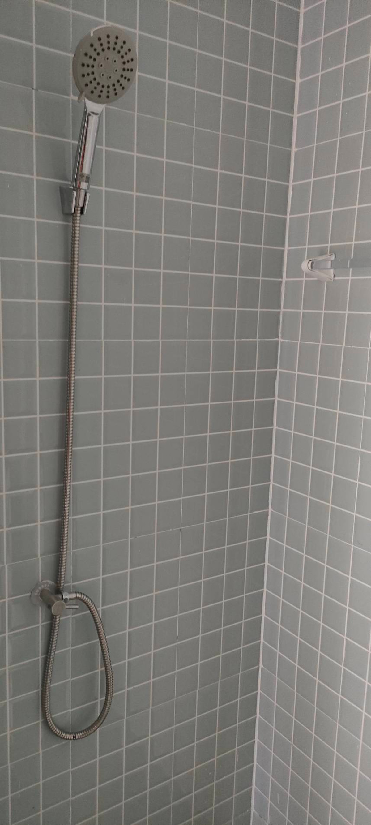 ขายที่ดินนครศรีธรรมราช : 🏡 ขายบ้านพร้อมที่ดิน ทำเลทอง ใกล้สี่แยกไฟแดงเพียง 300 เมตร!  หลัง ธนาคารกรุงศรี ติดหมู่บ้าน ประภาดา หมู่ 2 อำเภอทุ่งใหญ่ จ.นครศรีธรรมราช