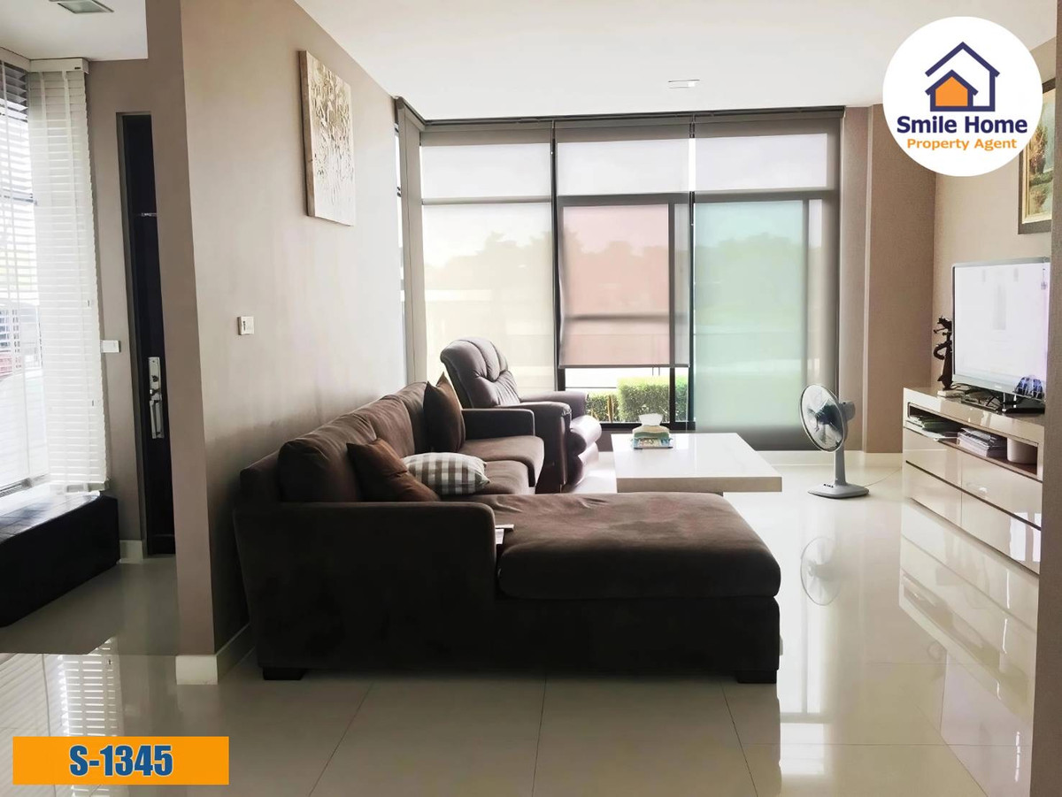 ขายบ้านลาดกระบัง สุวรรณภูมิ : ขายบ้านเดี่ยวมัณฑนา อ่อนนุช-วงแหวน4  หน้าสวนต้นโครงการ