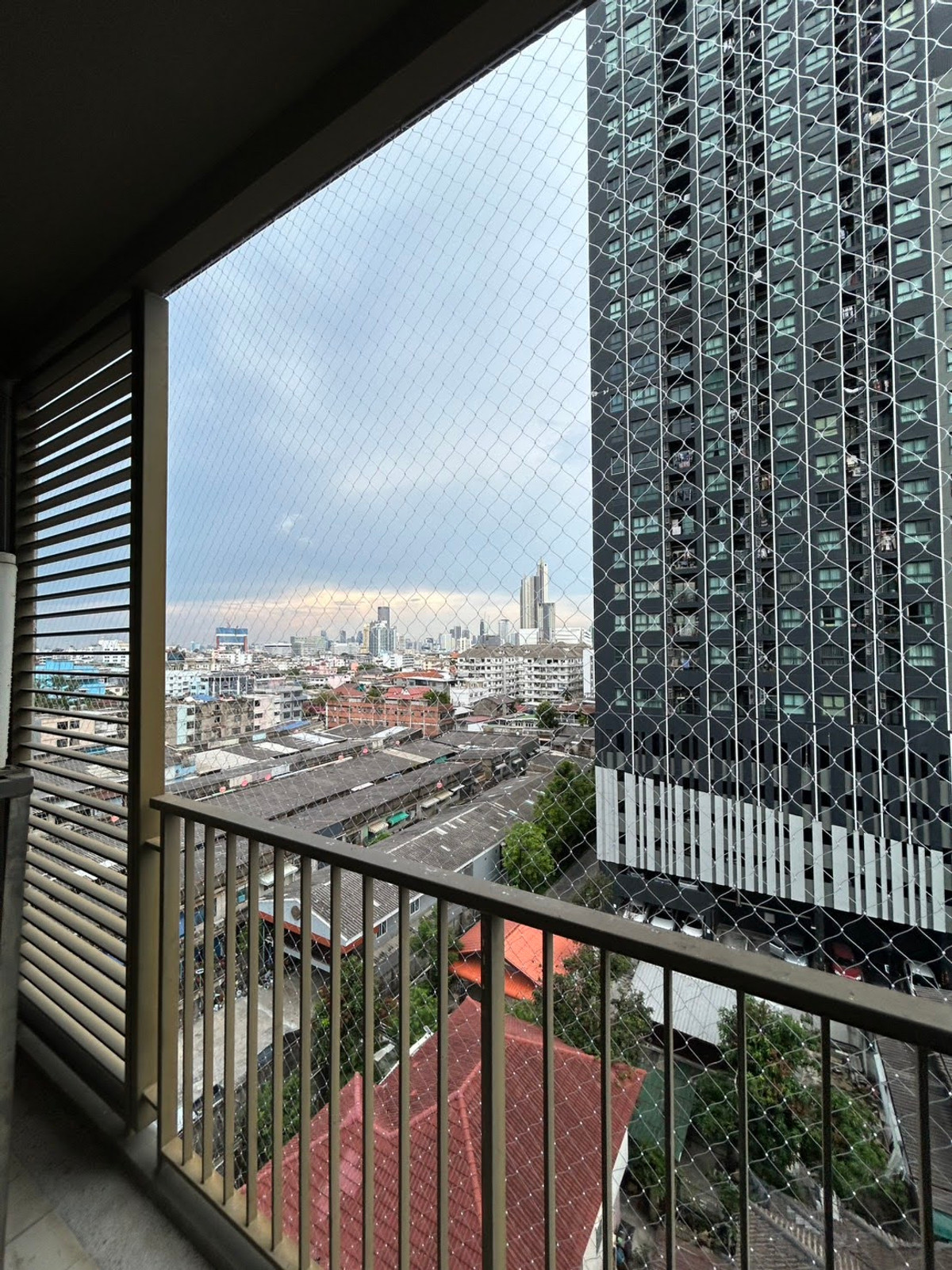 For SaleCondoWongwianyai, Charoennakor : for sale condo Hive Taksin (S15-11583)