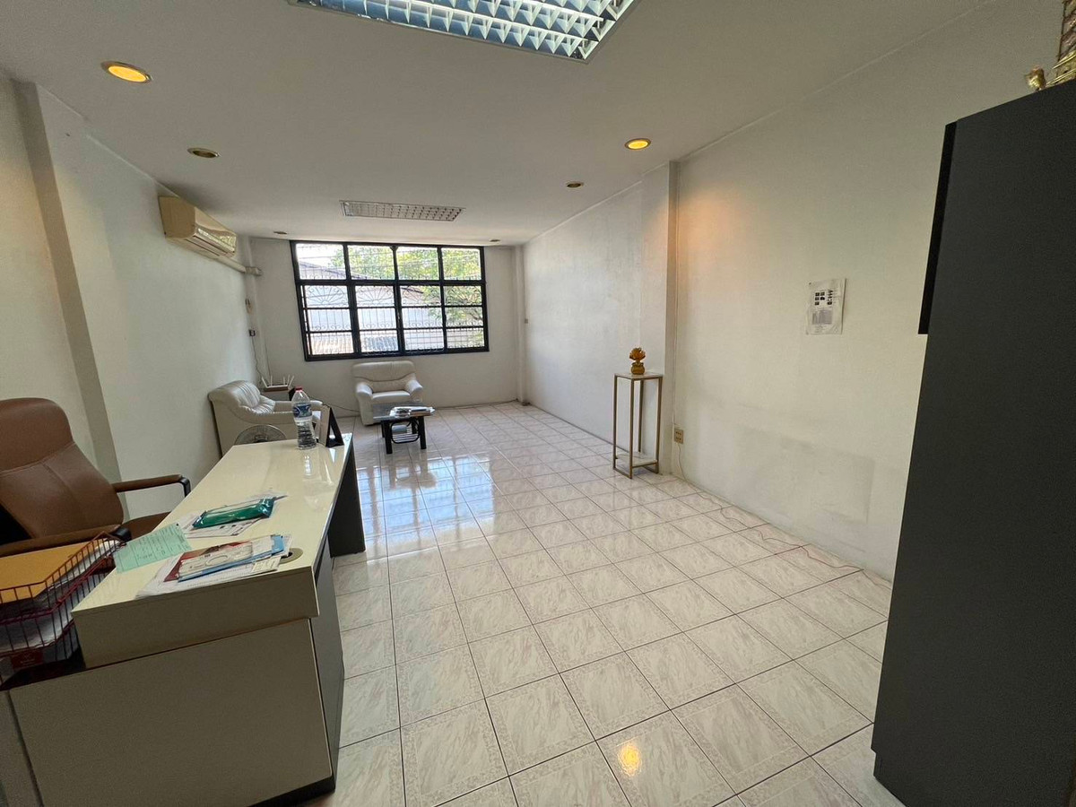 ขายอาคารพาณิชย์สาทร นราธิวาส : 💥ขายอาคารพาณิชย์💥 ซอยนนทรี 14 พร้อมผู้เช่า หรืออยู่เอง สภาพดีพร้อมใช้เปิดสำนักงาน หรือใช้เก็บสินค้า ต่อรองหรือเสนอราคามาได้