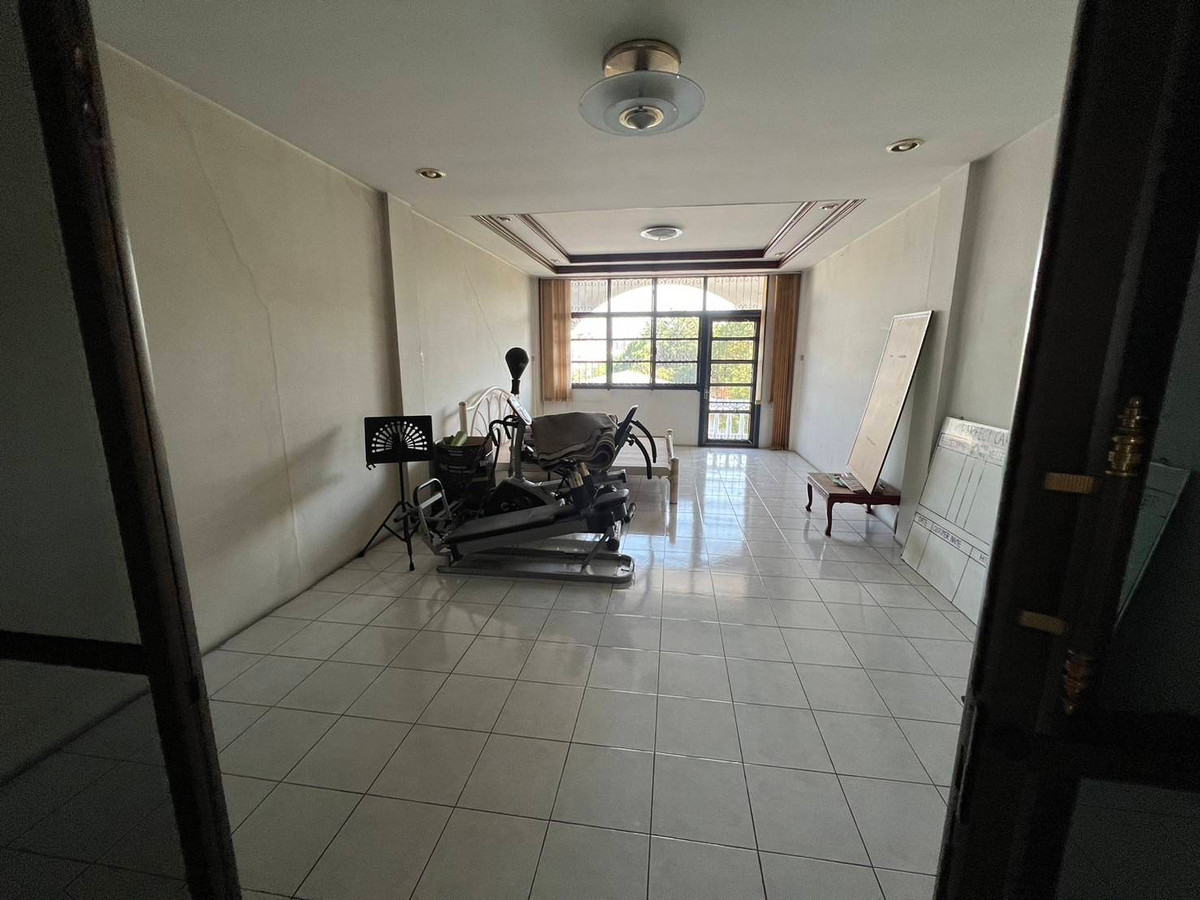 ขายอาคารพาณิชย์สาทร นราธิวาส : 💥ขายอาคารพาณิชย์💥 ซอยนนทรี 14 พร้อมผู้เช่า หรืออยู่เอง สภาพดีพร้อมใช้เปิดสำนักงาน หรือใช้เก็บสินค้า ต่อรองหรือเสนอราคามาได้