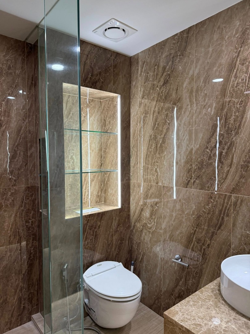 ให้เช่าคอนโดสุขุมวิท อโศก ทองหล่อ : 🔥ให้เช่าด่วน🔥ไซมิส จอยญ่า 2ห้องนอน ตกแต่งสวย เฟอร์นิเจอร์ครบพร้อมเข้าอยู่ ใกล้รถไฟฟ้า BTS พร้อมพงษ์