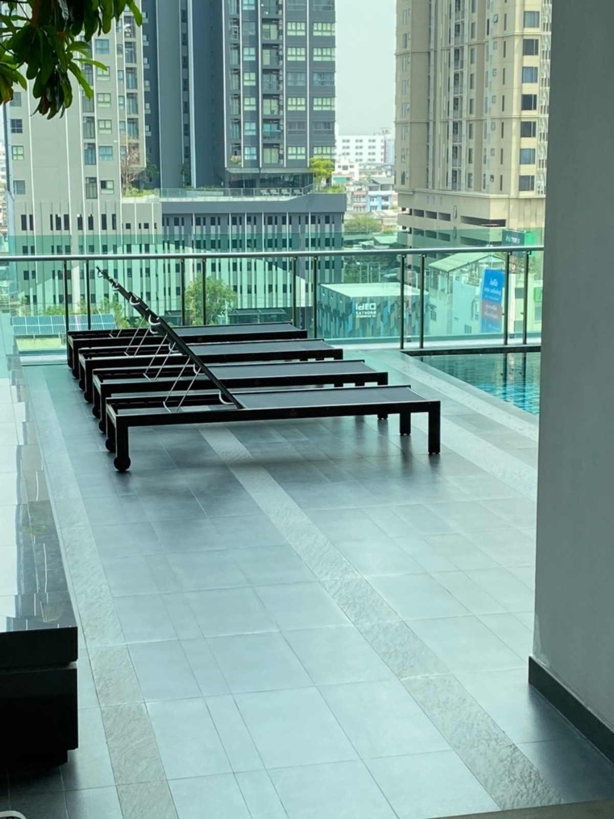 ขายคอนโดวงเวียนใหญ่ เจริญนคร : ขายคอนโด ฟิวส์ สาทร - ตากสิน (S03-2182)