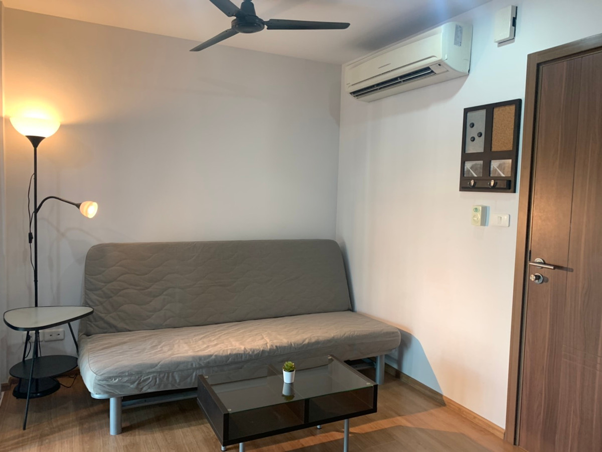 For RentCondoOnnut, Udomsuk : Newly renovated room, cheap rental, new flooring. Change new curtains, rent 1 bedroom, 1 bathroom, The Base Sukhumvit 77